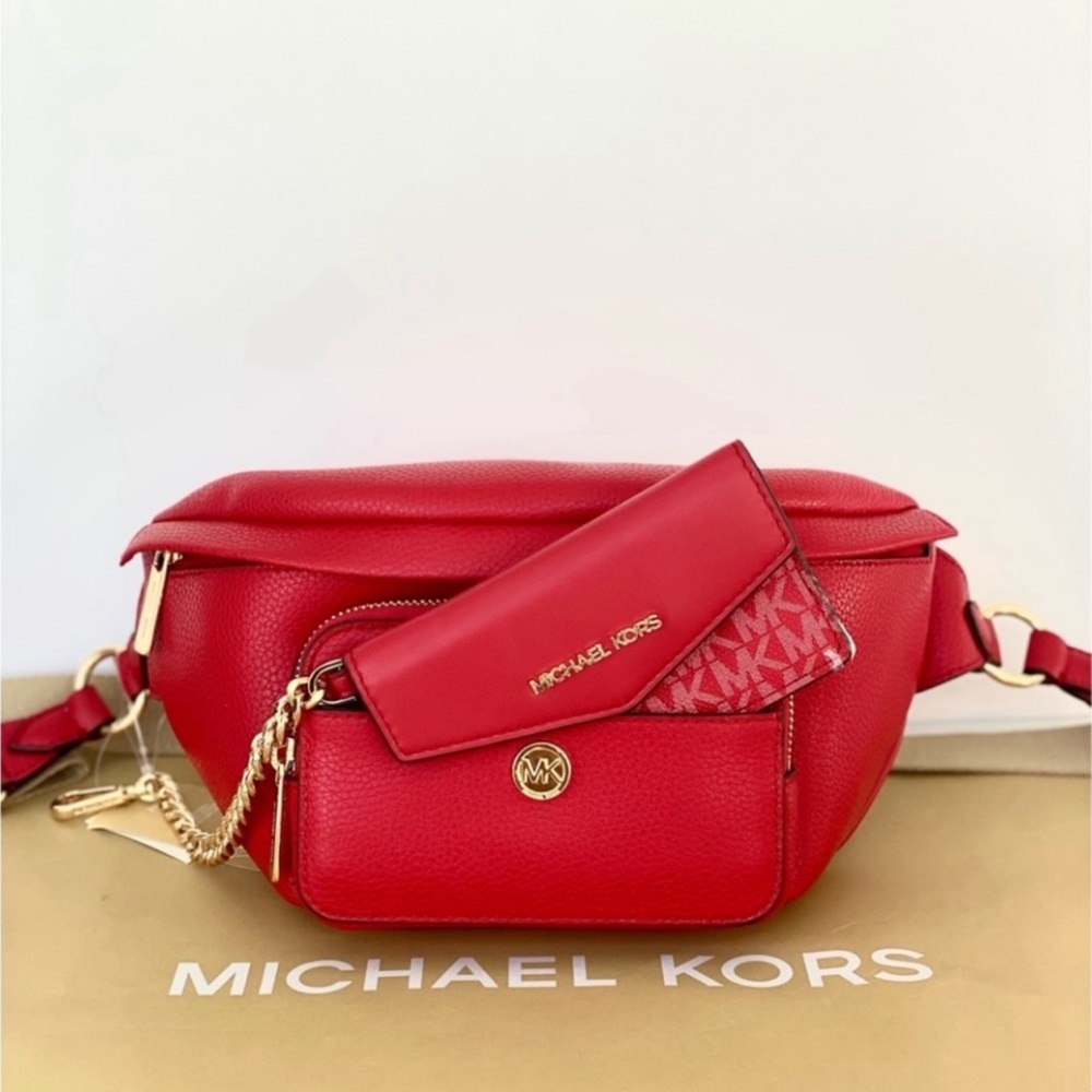 Michael Kors Maisie Large Pebbled Leather 2-in-1 Sling Pack